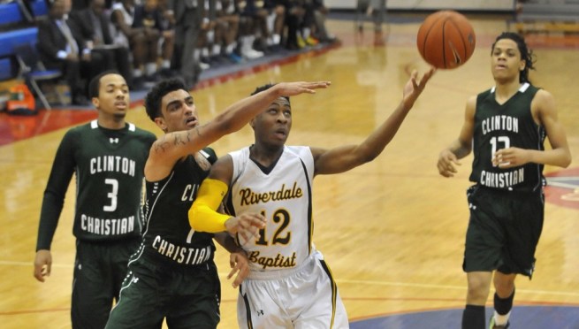 Riverdale-Clinton-Christian-bball-1024x582